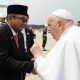 Tổng thống Indonesia chào Đức Thánh Cha (Vatican Media)