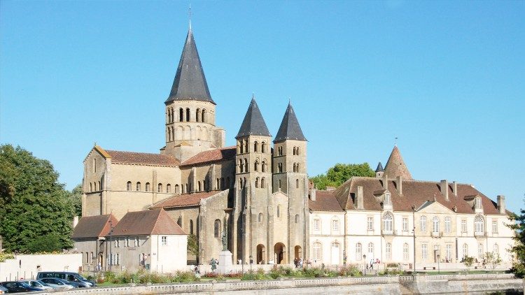Trong bốn ngày, từ ngày 26 đến 29/6/2025, Đền thánh Thánh Tâm Pháp tại Paray-le-Monial, vùng Burgundy, ...