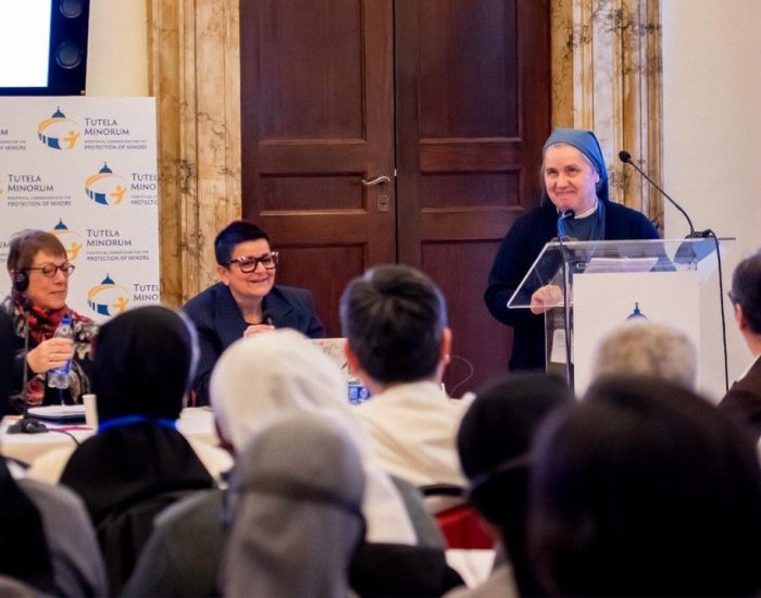 Hội thảo quốc tế “Xây dựng cộng đồng bảo vệ phẩm giá”