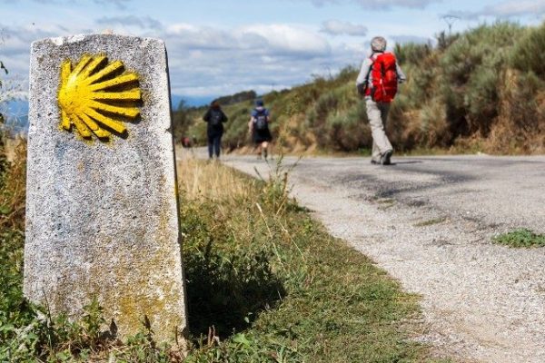 Một số tín hữu hành hương trên lộ trình Con đường Thánh Giacôbê ở Santiago de Compostela, Tây Ban Nha Một số tín hữu hành hương trên lộ trình "Con đường Thánh Giacôbê" ở Santiago de Compostela, Tây Ban Nha