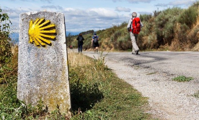 Một số tín hữu hành hương trên lộ trình Con đường Thánh Giacôbê ở Santiago de Compostela, Tây Ban Nha Một số tín hữu hành hương trên lộ trình "Con đường Thánh Giacôbê" ở Santiago de Compostela, Tây Ban Nha