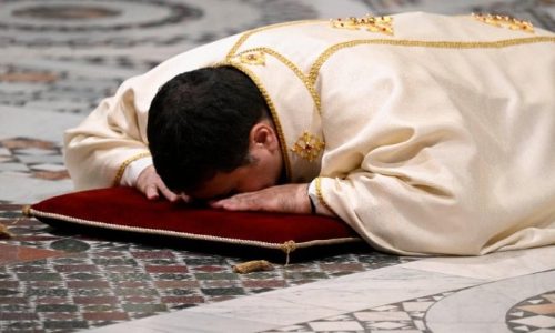 Một phần trong nghi lễ tấn phong giám mục  (VATICAN MEDIA Divisione Foto)