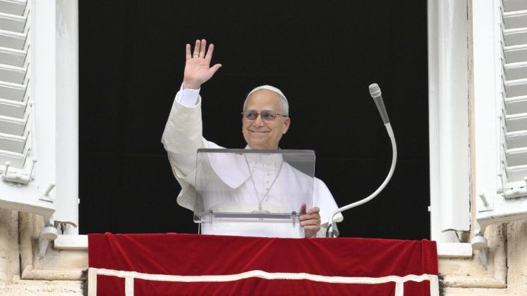 Tin Mừng của Chúa nhật thứ tư Mùa Chay kể lại việc Chúa Giêsu chữa lành một người mù từ thuở mới sinh (x. Ga 9,1-41). Qua biểu tượng của biến cố này, thánh sử Gioan nói với chúng ta về mầu nhiệm ơn cứu độ:...