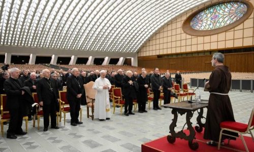 Cha Roberto Pasolini chia sẻ Mùa Chay cho Đức Thánh Cha Lêô XIV và Giáo triều Roma  (@Vatican Media)