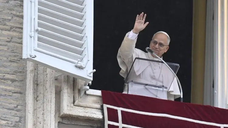 Chúa Giêsu cũng nói với chúng ta như đã nói với Matta, chị của Ladarô: “Chính Thầy là sự sống lại và là sự sống. Ai tin vào Thầy, thì dù đã chết, cũng sẽ được sống. Ai sống và tin vào Thầy, sẽ không bao giờ phải chết” ...