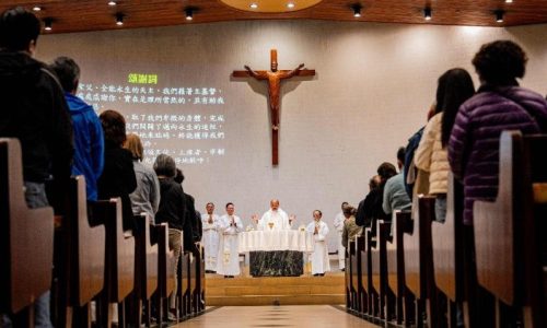 Một Thánh lễ tại Hồng Kông (AFP or licensors)