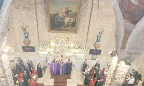 Thánh lễ an táng Cha El Raii  (©Parrocchia di St. George a Qlaiaa)