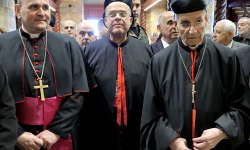 Đức Tổng Giám mục Paolo Borgia, Sứ thần Tòa Thánh tại Libăng, và ĐHY Bechara Rai, Thượng phụ Công giáo nghi lễ Maronite  (AFP or licensors)