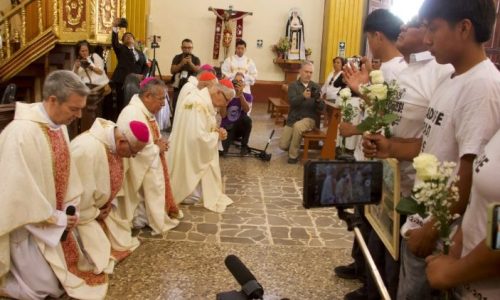 Các Linh mục đại diện Vatican và Giáo hội Peru