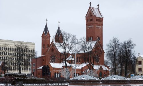 Nhà thờ kính hai thánh Simon và Elena ở thủ đô Minks của Belarus