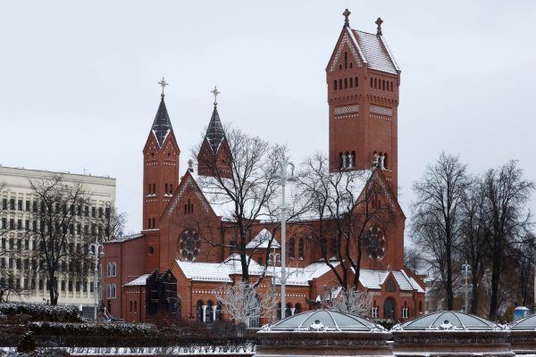 Nhà thờ kính hai thánh Simon và Elena ở thủ đô Minks của Belarus