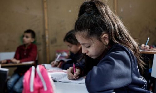 Các em học sinh tại Trường học của Giáo xứ Thánh Gia ở Gaza (AFP or licensors)