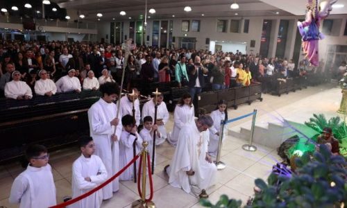 Các tín hữu tham dự Thánh lễ tại nhà thờ chính toà Đức Maria ở Dubai