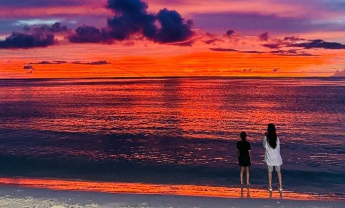 Cảnh hoàng hôn ở Vịnh Tumon, Guam Cảnh hoàng hôn ở Vịnh Tumon, Guam.