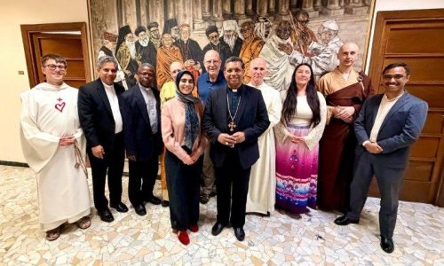 “Hội đồng Hòa bình” (Peace Council) trong kì tĩnh tâm tại đan viện Camaldoli San Gregorio al Celio ở Roma.