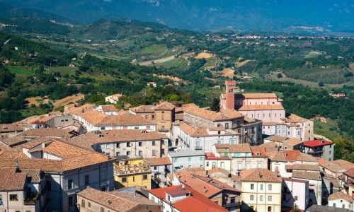 Thị trấn San Marco Argentano, thuộc tỉnh Cosenza, vùng Calabria, Nước Ý.  (Copyright (c) 2024 Dionisio iemma/Shutterstock. No use without permission.)