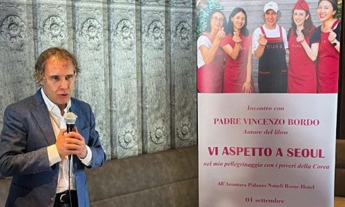 Cha Vincenzo Bordo, dòng Hiến sĩ Đức Mẹ (OMI) giới thiệu cuốn sách “Vi Aspetto a Seoul” tại Ý, ngày 02.09.2026.