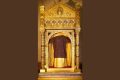 Chiếc áo được lưu giữ tại Vương cung thánh đường Saint-Denys ở Argenteui Chiếc áo được lưu giữ tại Vương cung thánh đường Saint-Denys ở Argenteuil (Basilica di Saint-Denis di Argenteuil