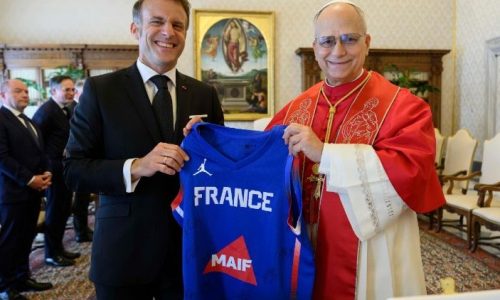 Đức Thánh Cha Lêô XIV và Tổng thống Pháp Emmanuel Macron trong buổi tiếp kiến riêng tại Vatican, ngày 10.04.2026.  (ANSA)