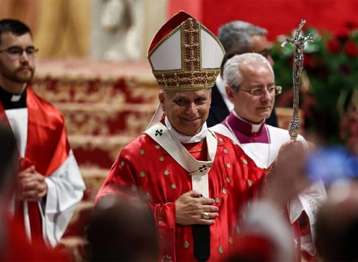 El Papa León XIV presidió la Santa Misa en la Solemnidad de Pentecostés en la Basílica de San Pedro, en el Vaticano, el 24 de mayo de 2026. (Foto OSV News/Matteo Minnella, Reuters)